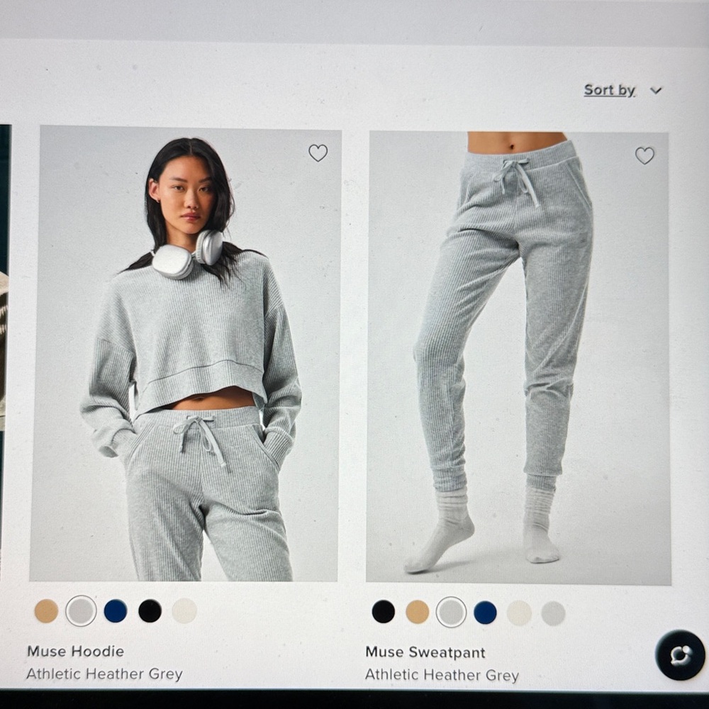 Alo: Muse Hoodie and Sweatpants set - Picture 2 of 4
